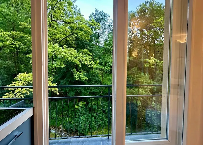 Rivers Retreat - Five Design